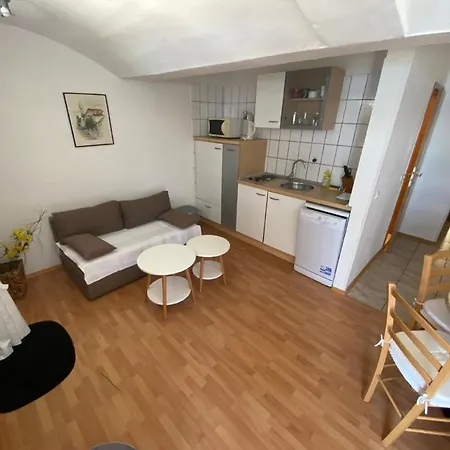 Apartment Gemuetliche Mit Beheiztem Pool Baska Voda