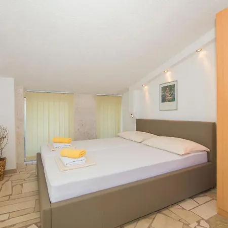 Gemuetliche Mit Beheiztem Pool * Baška Voda